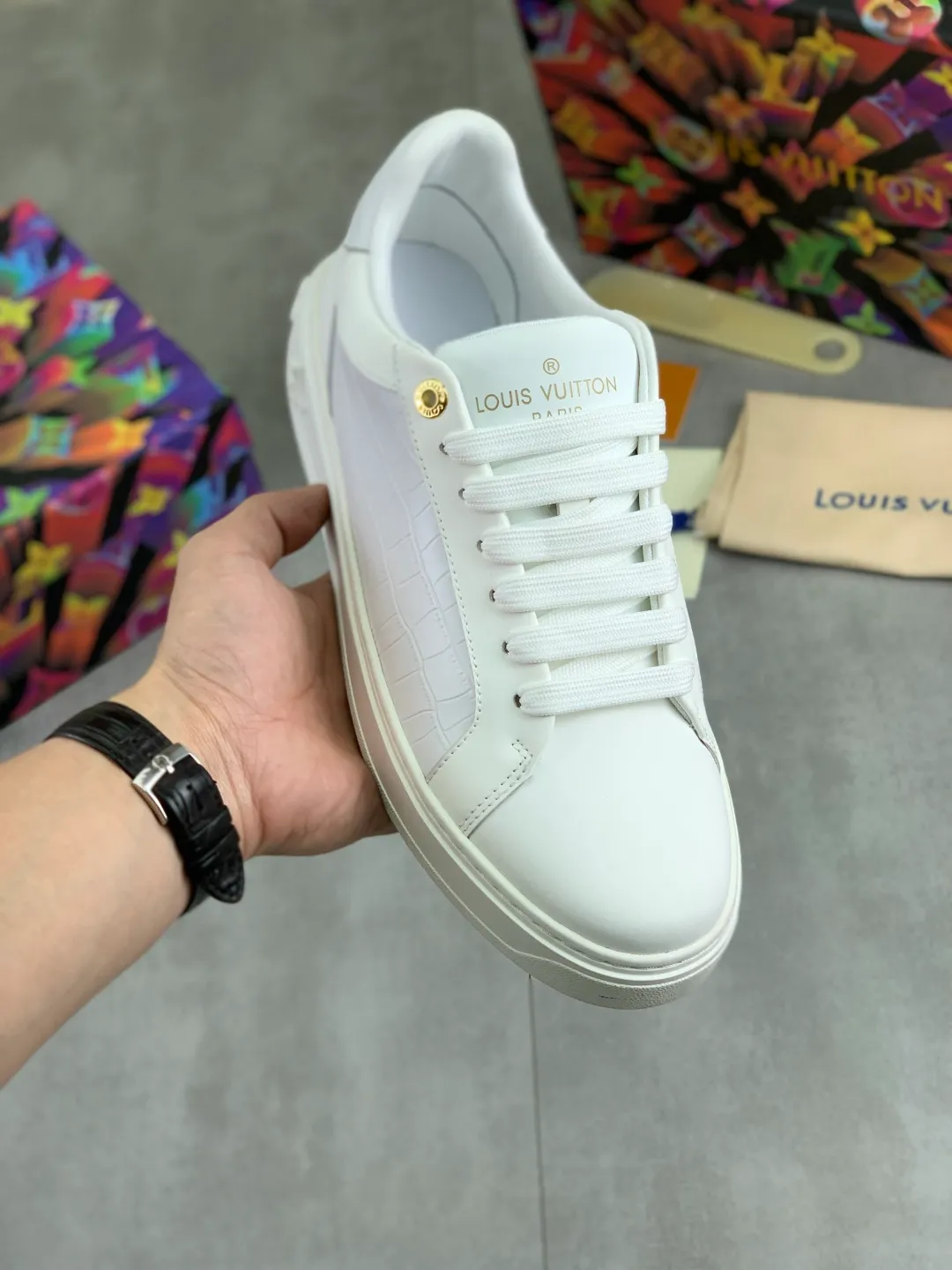 Men's men's shoes P520💰【New style】🆘High quality cowhide【Louis Vuitton】LV official website's latest model🎁casual and fashionable men's shoes👟hot style💥simple and elegant style, exclusive for trendy men. Unique official website's latest brand elements👑original decoration, fashionable and generous, the fabric is made of original denim➕comfortable and breathable mesh lining➕cow leather feet ✅The official website specifies wear-resistant casual outsole, the classic model is taken in real life🎬Color: 5⃣️colors available😍Number of codes: 38-44 Full set of packaging